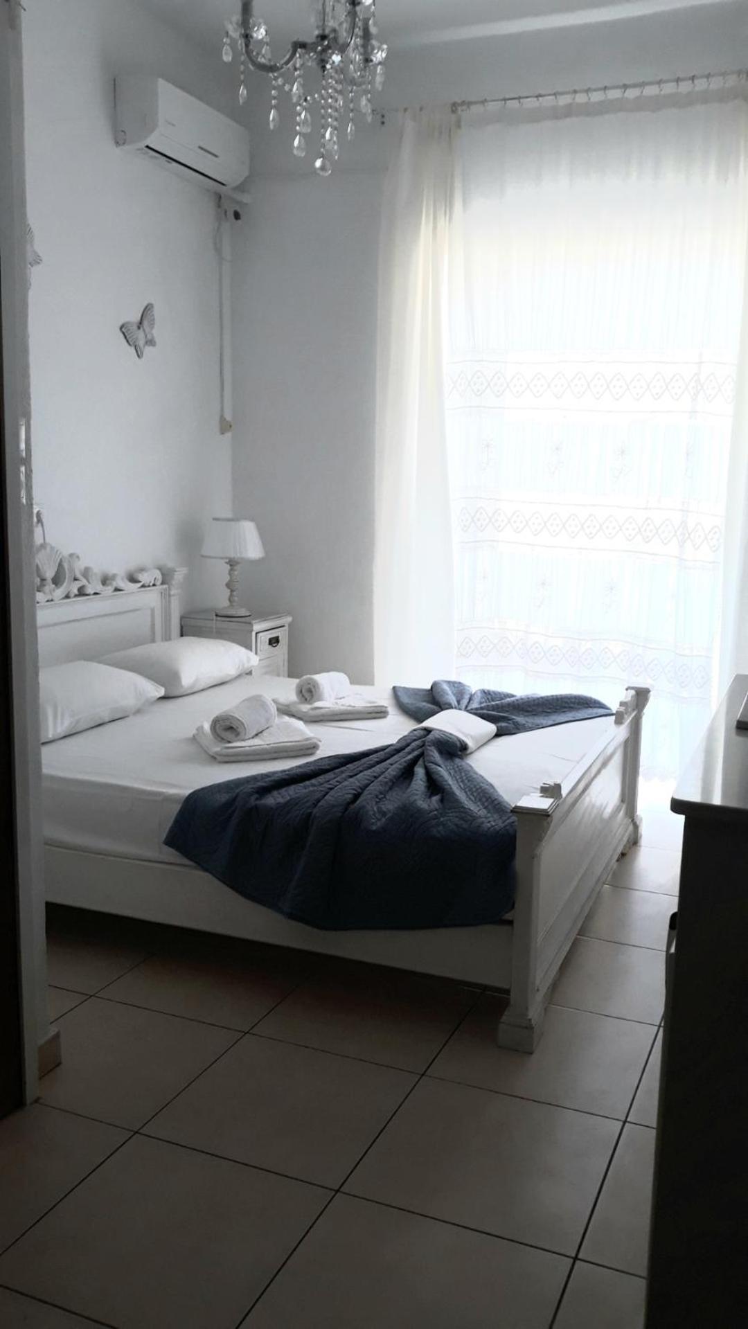Christos Rooms Palaiochora Camera foto