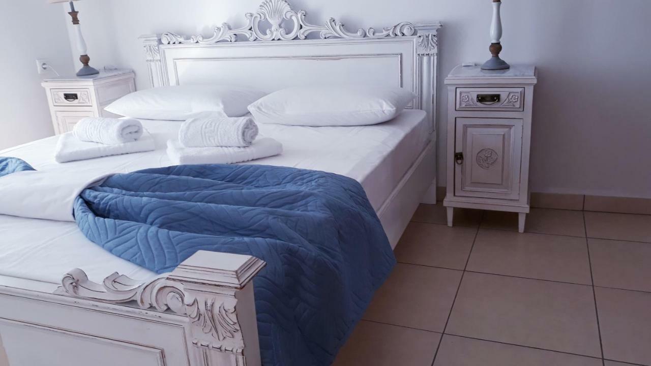 Christos Rooms Palaiochora Esterno foto